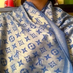 Double colored scarf